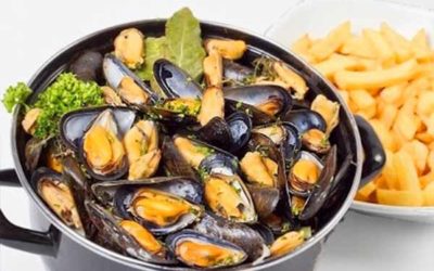 Wok de moules, coriandre, gingembre et noix de coco